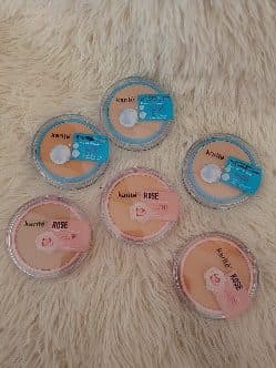 Polvo Compacto Con Acido Hialuronico Y Rosas